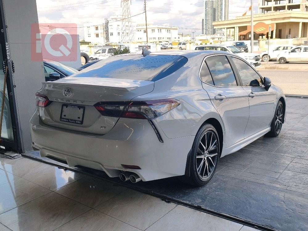 تۆیۆتا کامری